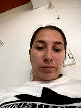 Snapshot of Iris_love18 chatting on 11.17.25 Iris love18 online show from 11.17.25