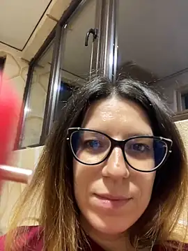 NadiraNoor online show from 10.10.25