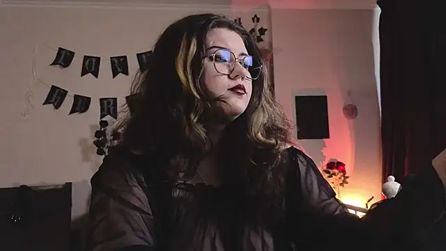 Laura Karamazov online show from 02.13.26