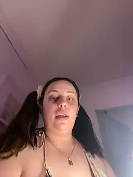 Snapshot of milkyhonybaby chatting on 02.08.25 milkyhonybaby online show from 02.08.25