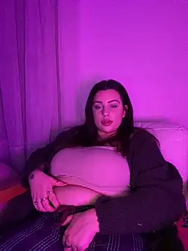 Snapshot of milkyhonybaby chatting on 03.16.25 milkyhonybaby online show from 03.16.25