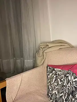 Snapshot of milkyhonybaby chatting on 03.18.25 milkyhonybaby online show from 03.18.25