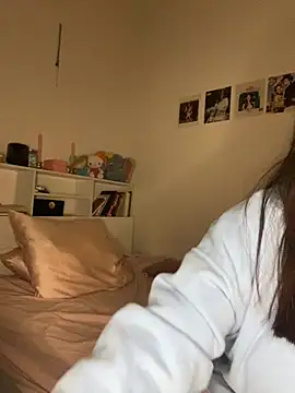 Snapshot of milkyhonybaby chatting on 02.20.26 milkyhonybaby online show from 02.20.26