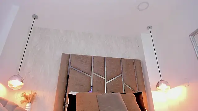 Martinaa Jones  online show from 03.14.26