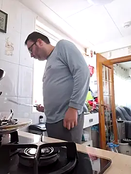 Javier bear online show from 02.06.26