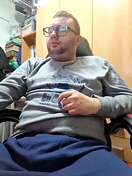 Javier bear online show from 04.10.26