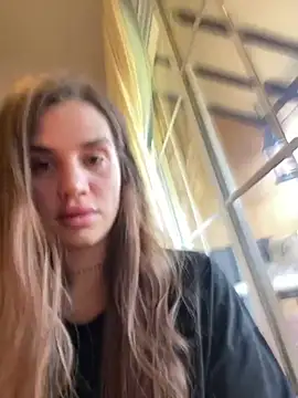 Snapshot of EmiliaCatalina chatting on 03.07.25 EmiliaCatalina online show from 03.07.25