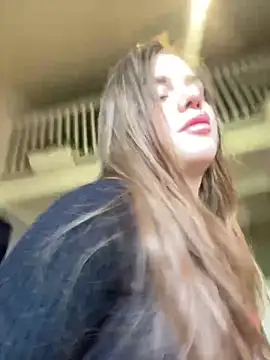 Snapshot of EmiliaCatalina chatting on 03.14.25 EmiliaCatalina online show from 03.14.25