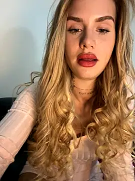 EmiliaCatalina online show from 12.20.25