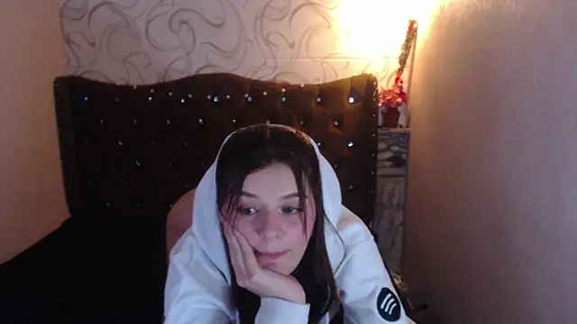 LiaHarryis online show from 03.15.25