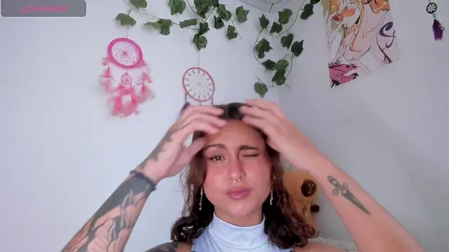 Violette-Ramirez01 online show from 10.18.25