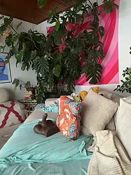 Snapshot of Stella-Kink chatting on 12.26.24 Stella-Kink online show from 12.26.24