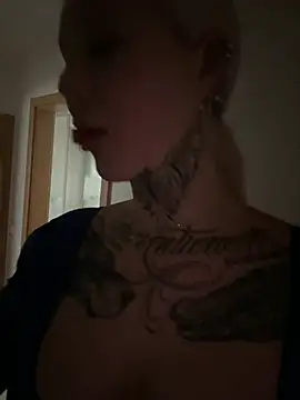 Snapshot of Stella-Kink chatting on 01.02.25 Stella-Kink online show from 01.02.25