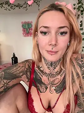 Snapshot of Stella-Kink chatting on 12.01.25 Stella-Kink online show from 12.01.25