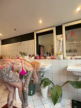 Snapshot of Stella-Kink chatting on 02.18.26 Stella-Kink online show from 02.18.26