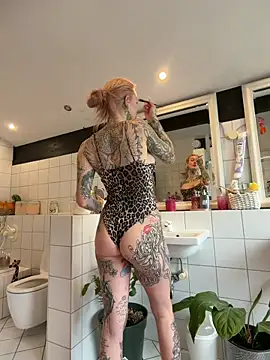 Snapshot of Stella-Kink chatting on 02.21.26 Stella-Kink online show from 02.21.26