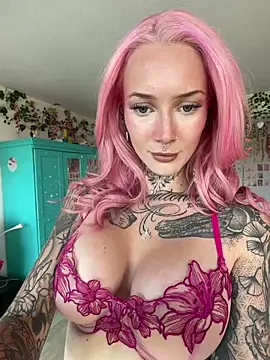 Snapshot of Stella-Kink chatting on 05.29.26 Stella-Kink online show from 05.29.26