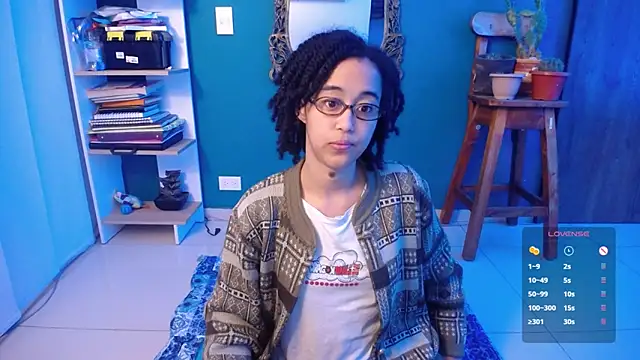 Snapshot of ela_0 chatting on 10.26.25 ela 0 online show from 10.26.25