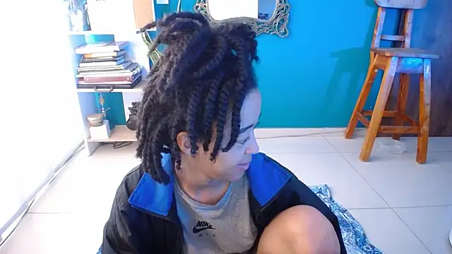 Snapshot of ela_0 chatting on 11.19.25 ela 0 online show from 11.19.25