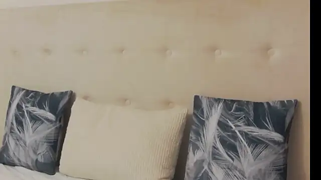 Snapshot of CassieHilton chatting on 10.10.25 CassieHilton online show from 10.10.25