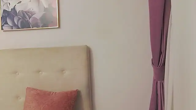 Snapshot of CassieHilton chatting on 01.07.26 CassieHilton online show from 01.07.26