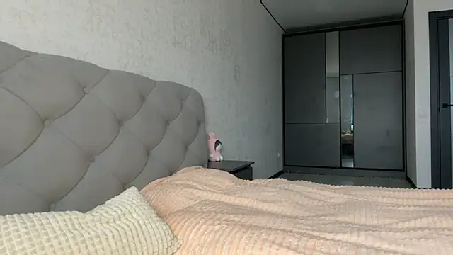 GracefulCharm online show from 02.09.25