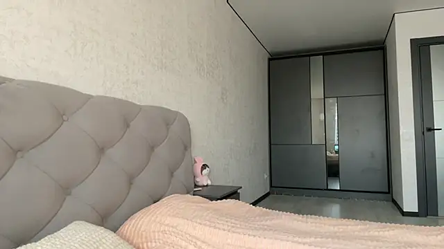 GracefulCharm online show from 02.13.25