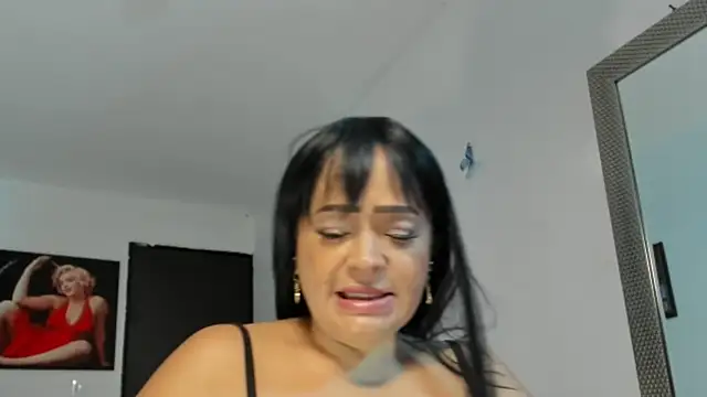 seleneh online show from 04.14.26