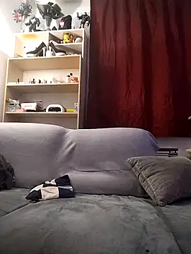 LauraBaby online show from 11.04.25