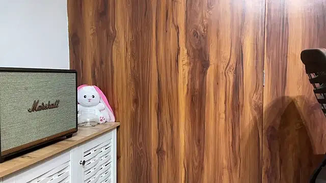 julie 08 online show from 04.10.26