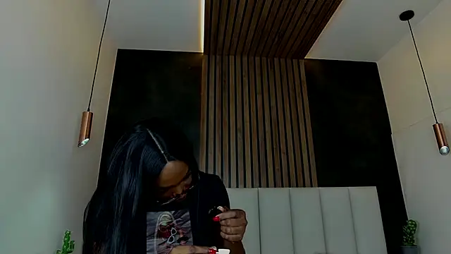 Snapshot of nahomi_campbell chatting on 02.05.25 nahomi campbell online show from 02.05.25