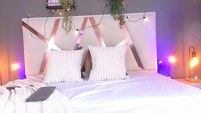 Snapshot of nahomi_campbell chatting on 09.12.25 nahomi campbell online show from 09.12.25