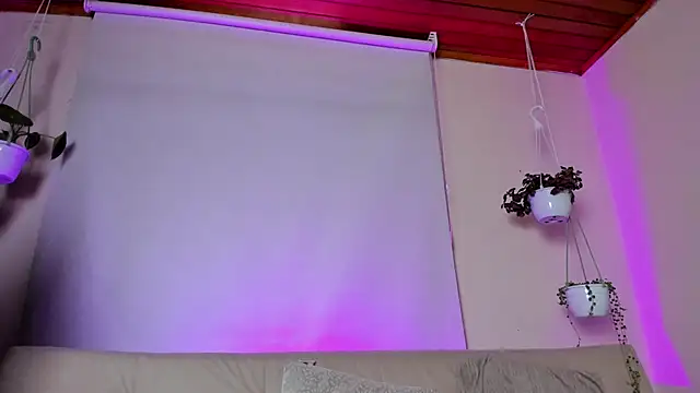 Snapshot of roselinedior chatting on 01.22.25 roselinedior online show from 01.22.25