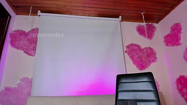 Snapshot of roselinedior chatting on 02.24.25 roselinedior online show from 02.24.25