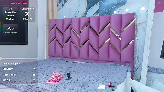 Snapshot of daddyissuesss_ chatting on 10.16.25 daddyissuesss online show from 10.16.25