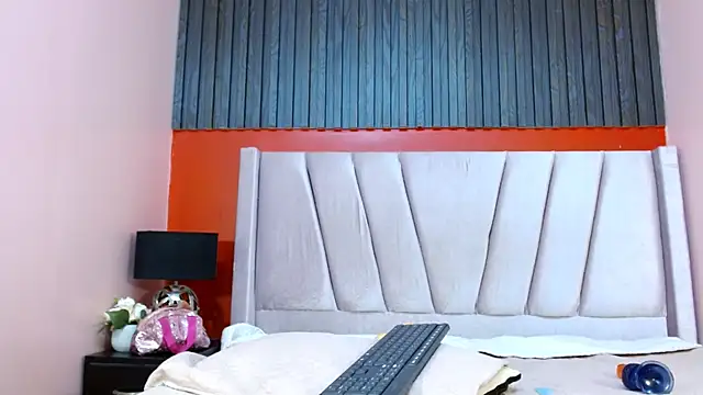 VeronicaRobles online show from 09.13.25