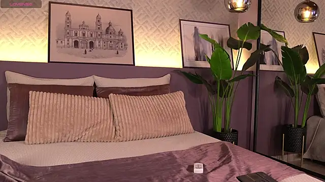 ElleDiane online show from 02.12.25