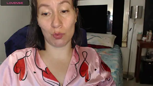 Snapshot of CATRINA-83 chatting on 04.22.26 CATRINA-83 online show from 04.22.26