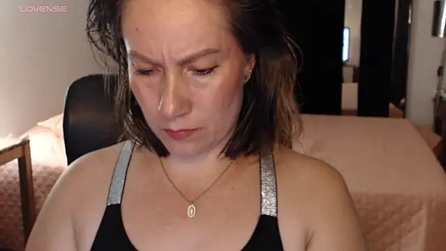 Snapshot of CATRINA-83 chatting on 05.28.26 CATRINA-83 online show from 05.28.26