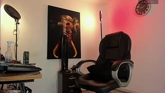 Nicolas Fellener online show from 12.04.25