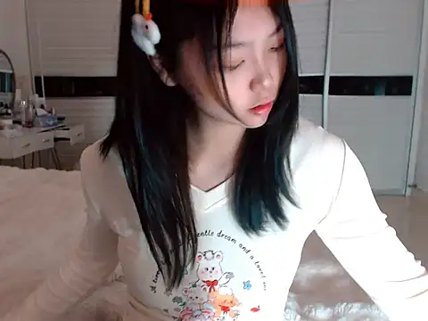 Snapshot of -Lucky_Girl chatting on 01.07.25 -Lucky Girl online show from 01.07.25