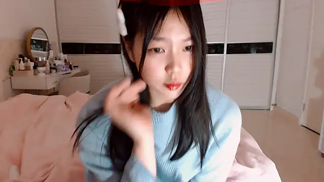 Snapshot of -Lucky_Girl chatting on 01.10.25 -Lucky Girl online show from 01.10.25