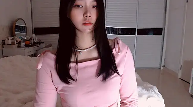 Snapshot of -Lucky_Girl chatting on 01.25.25 -Lucky Girl online show from 01.25.25