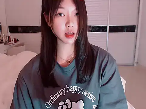 Snapshot of -Lucky_Girl chatting on 02.12.25 -Lucky Girl online show from 02.12.25