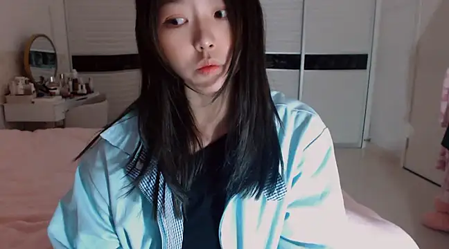 Snapshot of -Lucky_Girl chatting on 02.18.25 -Lucky Girl online show from 02.18.25