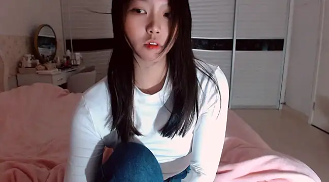 Snapshot of -Lucky_Girl chatting on 02.24.25 -Lucky Girl online show from 02.24.25