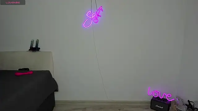 Snapshot of Bitch_Coin chatting on 10.15.25 Bitch Coin online show from 10.15.25