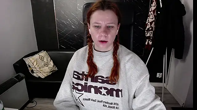 littleviki7 online show from 01.14.25