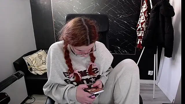 littleviki7 online show from 01.14.25