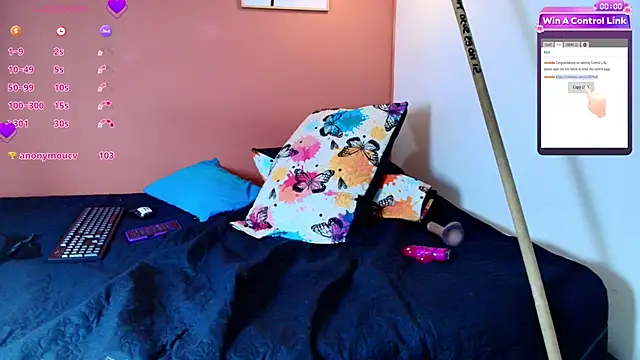 Snapshot of shybutdirtygirrll chatting on 01.14.25 shybutdirtygirrll online show from 01.14.25